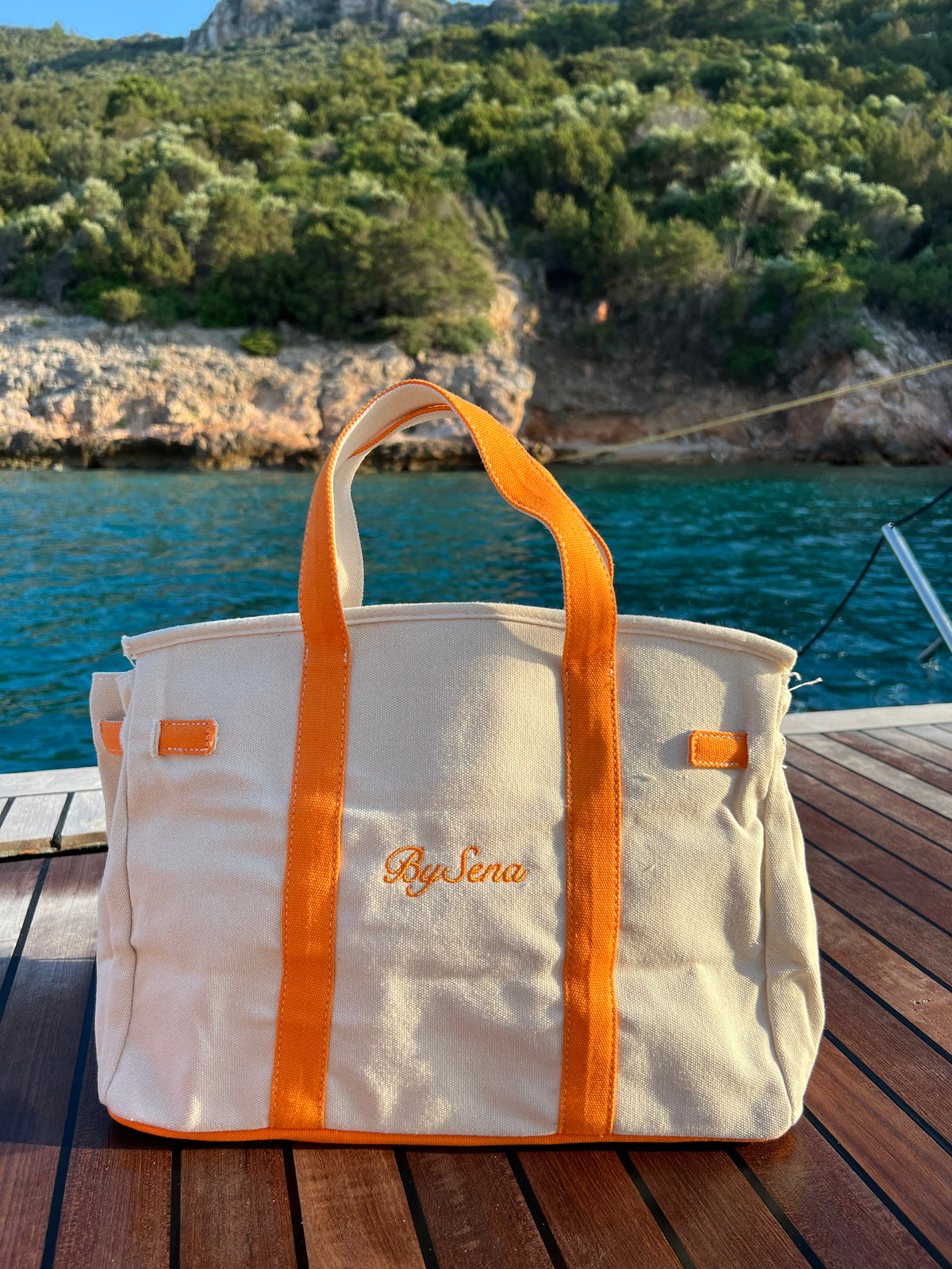 LUSH SUMMER TOTE